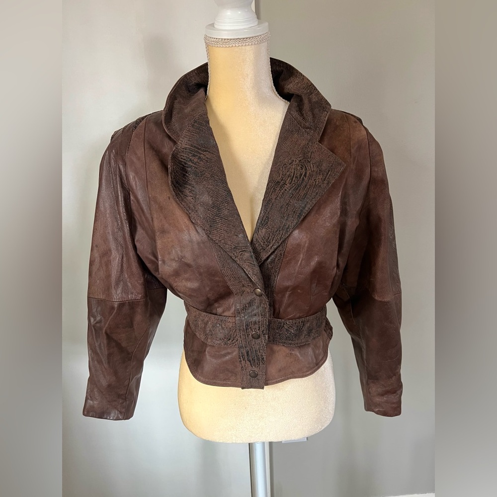 Chia Woman’s Dark Brown Printed Cropped Thick Moto Leather Jacket Size XS